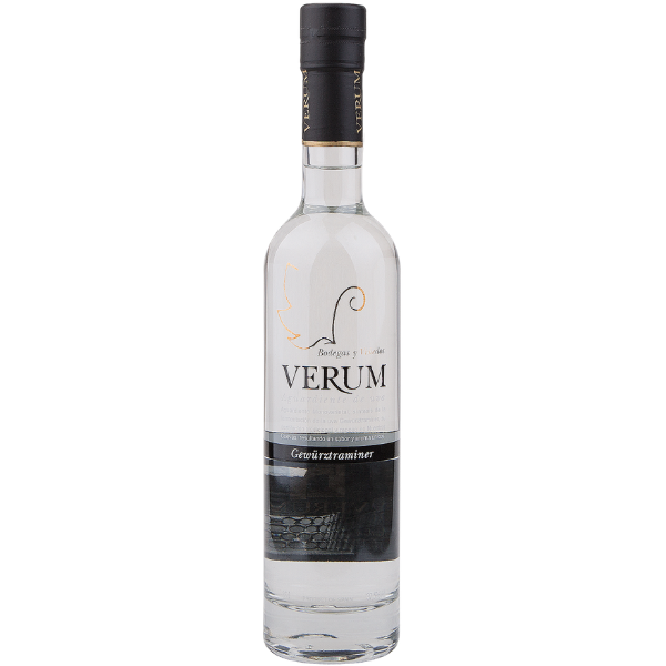 Botella de aguardiente monovarietal de uva Verum Gewürztraminer para sobremesas y coctelería en hostelería de Cantabria por L'abuela Maruchi